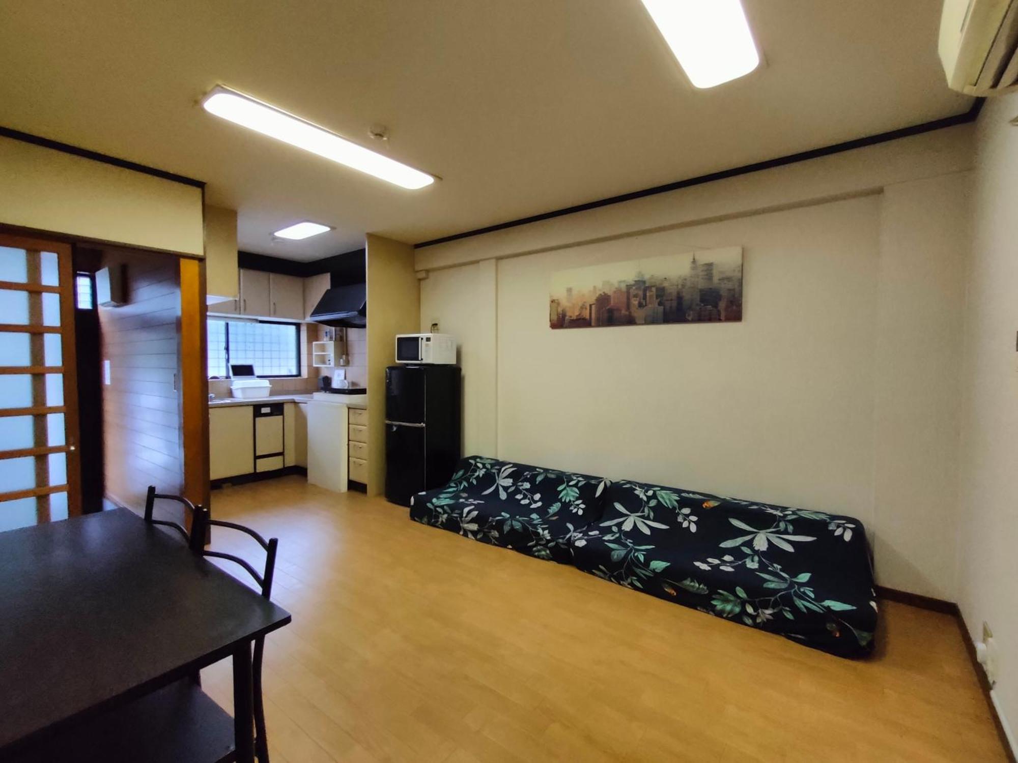2 Min From Nanba 16 Min From Usj By Train Apartemen Osaka